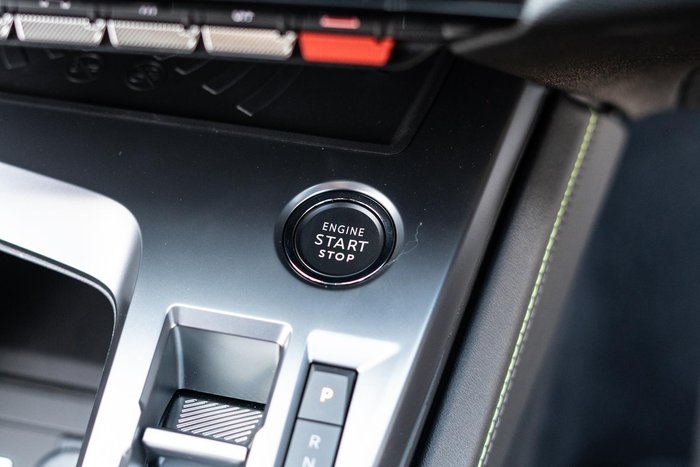 2025 Peugeot 408 GT Premium Hybrid