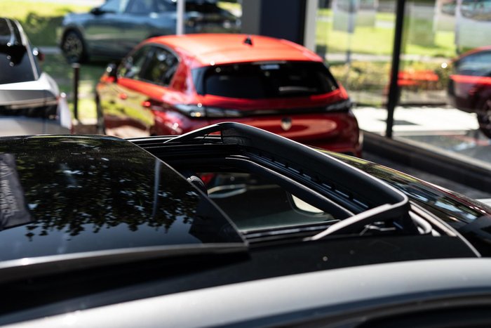 2025 Peugeot 408 GT Premium Hybrid