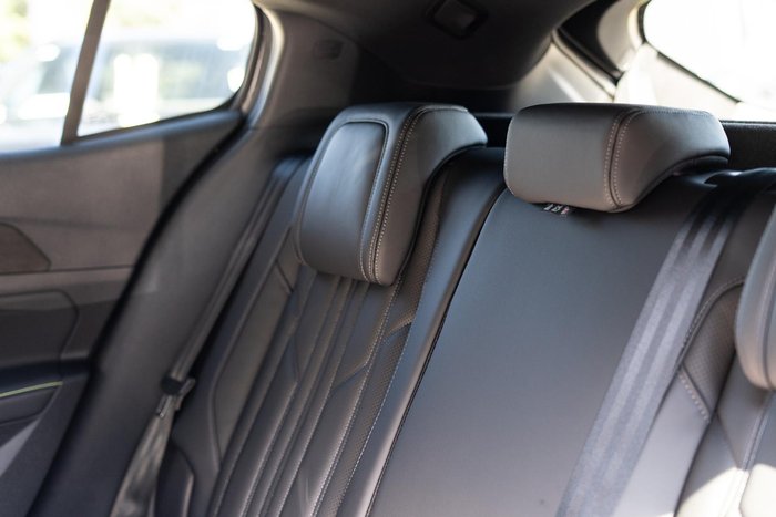 2025 Peugeot 408 GT Premium Hybrid