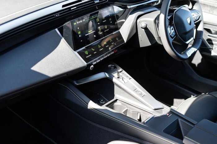 2025 Peugeot 408 GT Premium Hybrid