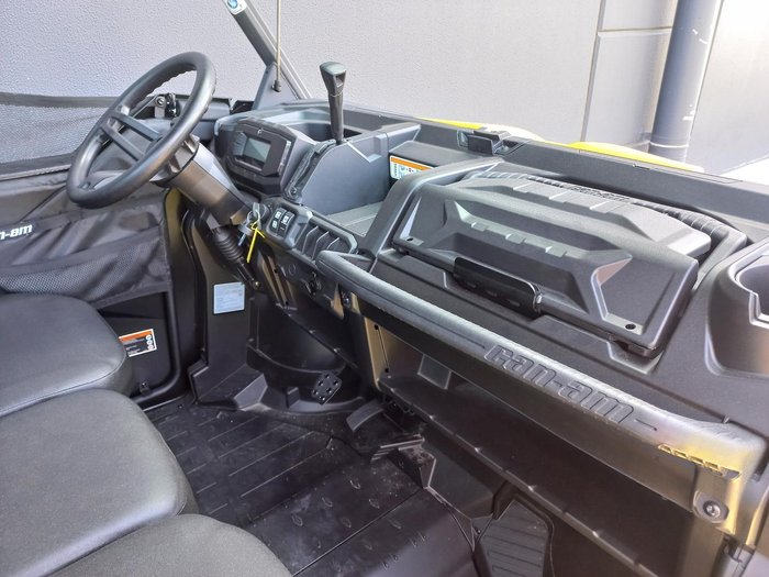 2024 Can-Am Defender HD10 DPS PRO Defender Yellow