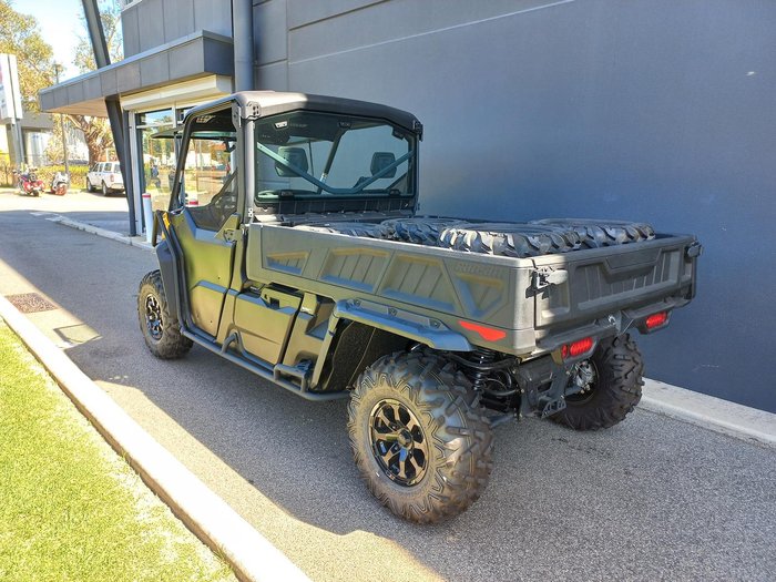 2024 Can-Am Defender HD10 DPS PRO Defender Yellow