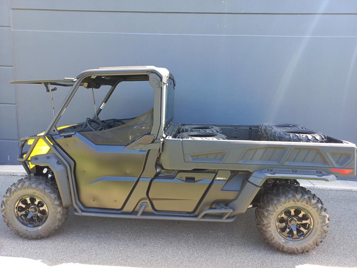 2024 Can-Am Defender HD10 DPS PRO Defender Yellow