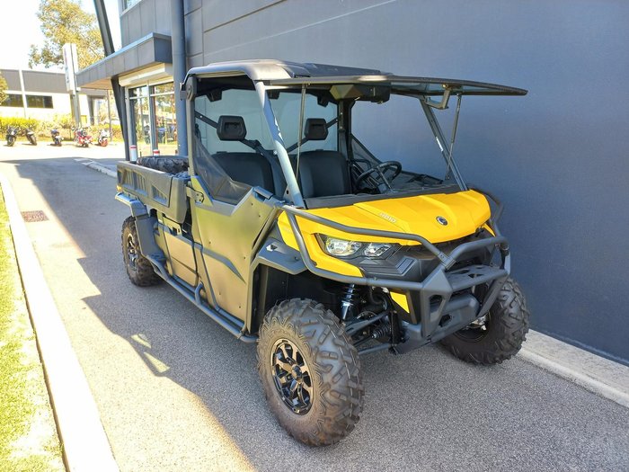 2024 Can-Am Defender HD10 DPS PRO Defender Yellow