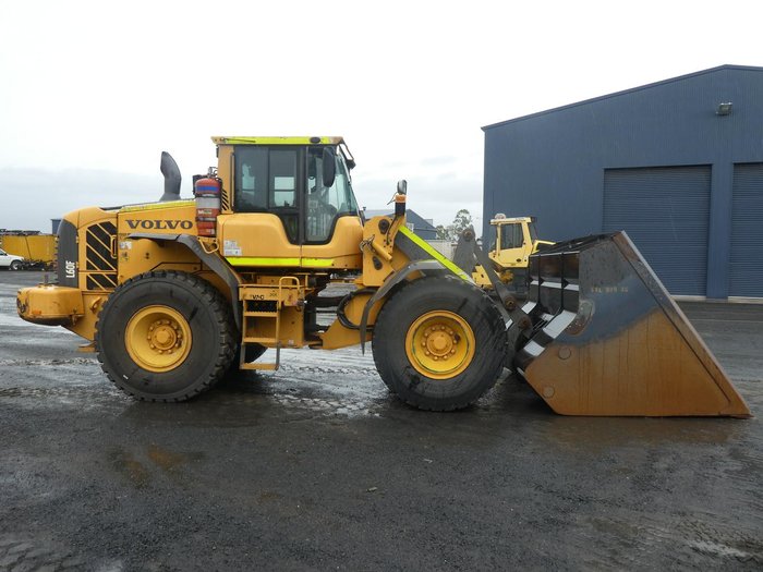 2011 VOLVO L60F