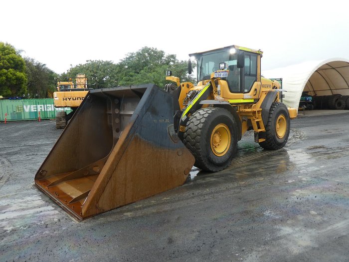 2011 VOLVO L60F