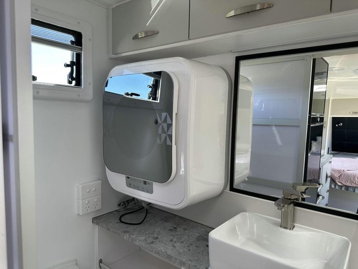 2025 Supreme 1760_C_K2e3_S Territory 17'6