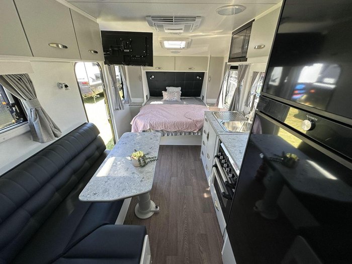 2025 Supreme 1760_C_K2e3_S Territory 17'6