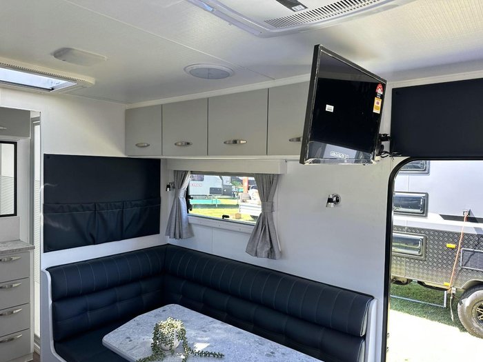 2025 Supreme 1760_C_K2e3_S Territory 17'6