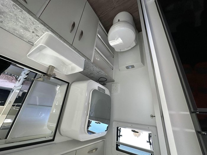 2025 Supreme 1760_C_K2e3_S Territory 17'6