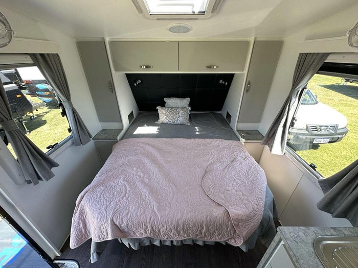 2025 Supreme 1760_C_K2e3_S Territory 17'6