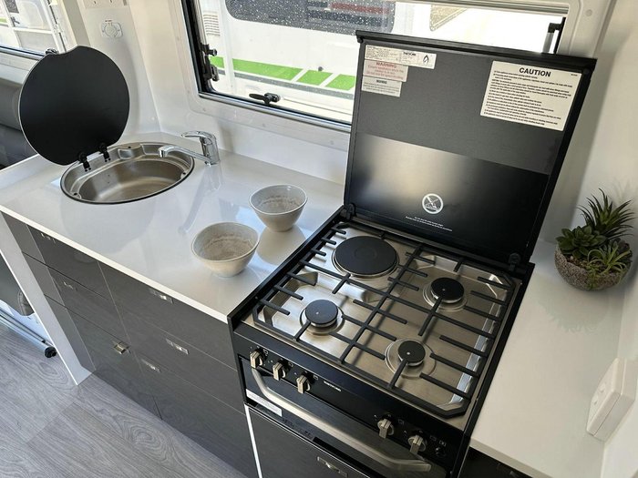 2024 Windsor Daintree 2 Berth
