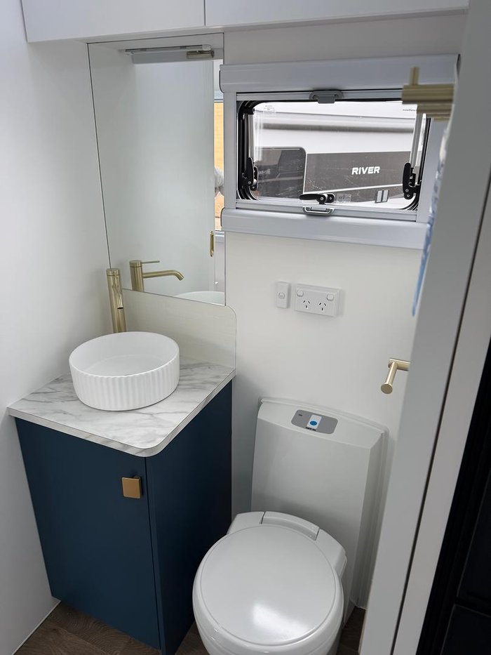 2025 Rembrandt Caravans Nightwatch Rear Club 22.9