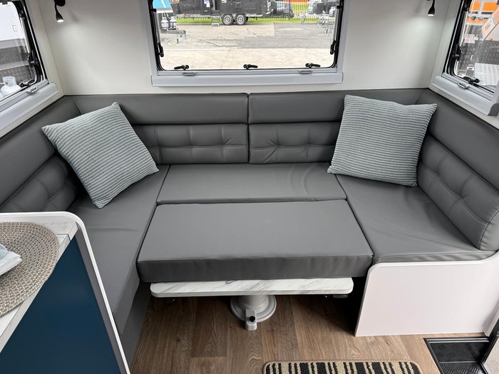 2025 Rembrandt Caravans Nightwatch Rear Club 22.9