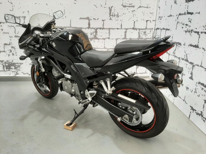 2011 Suzuki SV650SU LAMS SV Black
