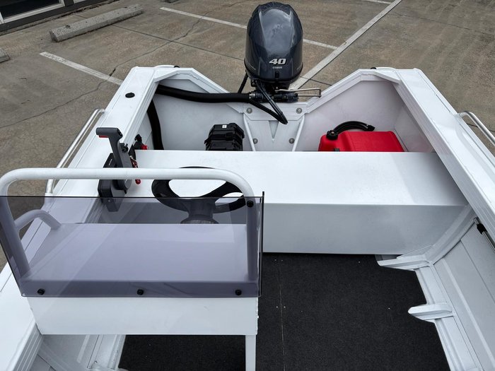 2025 QUINTREX 420 Explorer