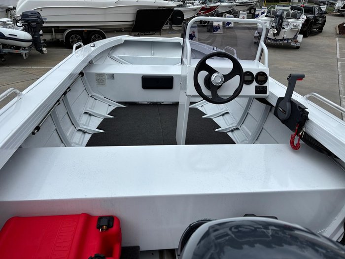 2025 QUINTREX 420 Explorer