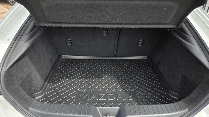 2022 Mazda 3 G20 Touring