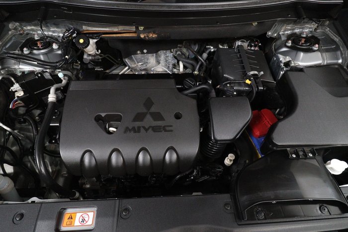2020 Mitsubishi Outlander ES