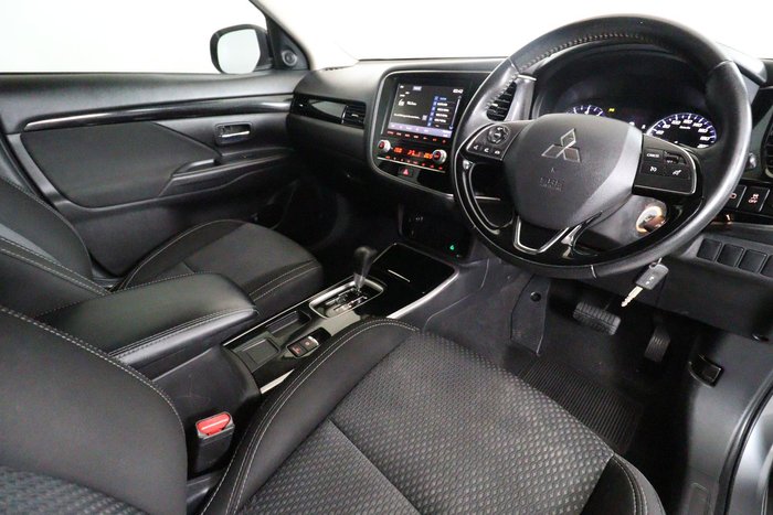 2020 Mitsubishi Outlander ES