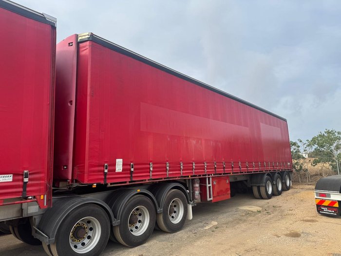 2015 Krueger B-Double(36 Pallet) Straight Deck Tautliner RED