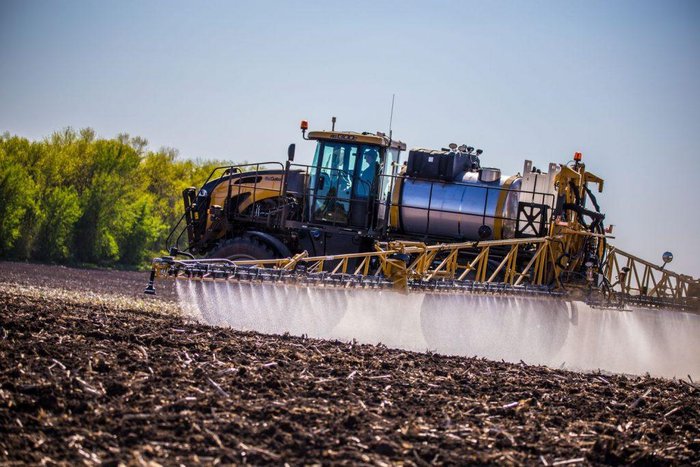 Rogator 1300A Self Propelled Sprayer
