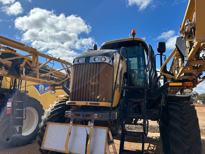 2019 Rogator 1300C Self Propelled Sprayer