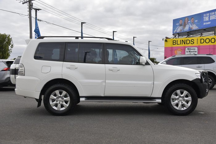 2019 Mitsubishi Pajero GLX