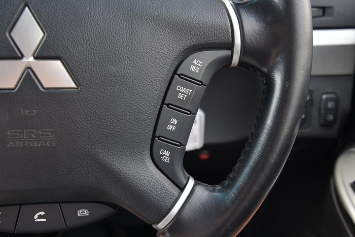 2019 Mitsubishi Pajero GLX