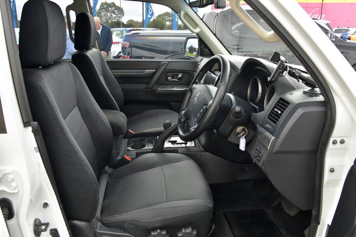 2019 Mitsubishi Pajero GLX