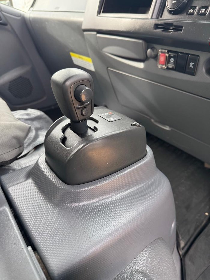 2017 Isuzu Npr 65 190 Crew Cab Amt Npr 65 190 Crew Cab AMT