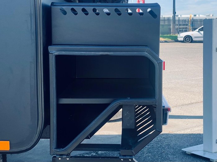 2025 JB Caravans 18' Gator X Family Bunk Off Road Save $13,250 Was $132,500
