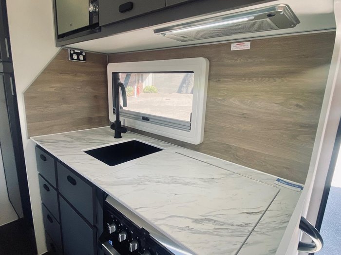 2025 JB Caravans 18' Gator X Family Bunk Off Road Save $13,250 Was $132,500