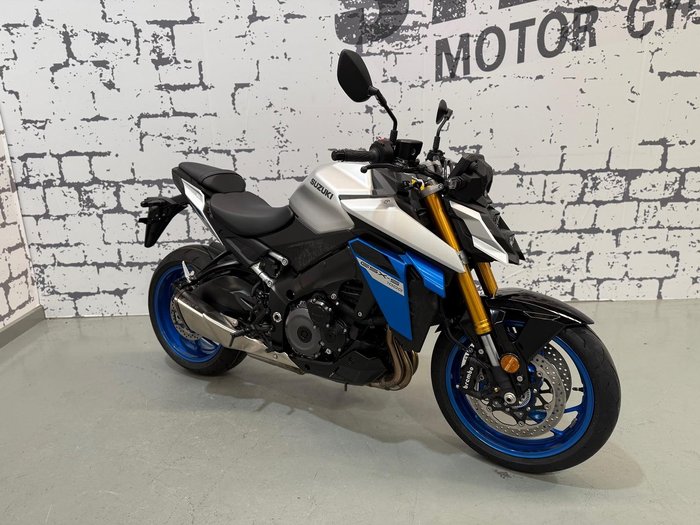 2025 Suzuki GSX-S1000 GSX-S Silver