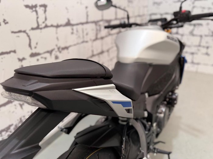 2025 Suzuki GSX-S1000 GSX-S Silver