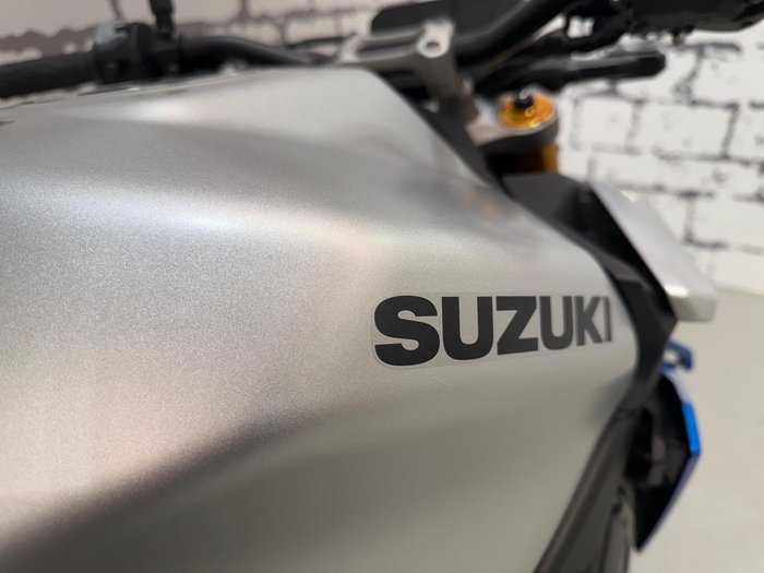 2025 Suzuki GSX-S1000 GSX-S Silver