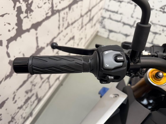 2025 Suzuki GSX-S1000 GSX-S Silver