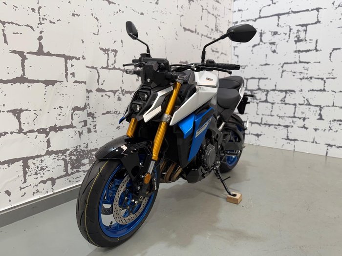 2025 Suzuki GSX-S1000 GSX-S Silver