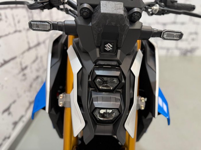 2025 Suzuki GSX-S1000 GSX-S Silver