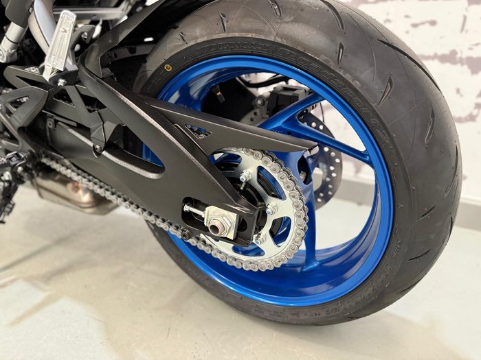 2025 Suzuki GSX-S1000 GSX-S Silver