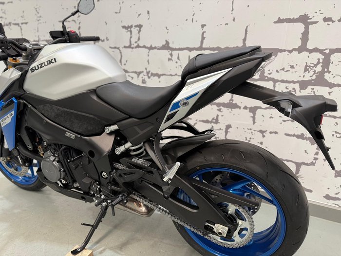 2025 Suzuki GSX-S1000 GSX-S Silver