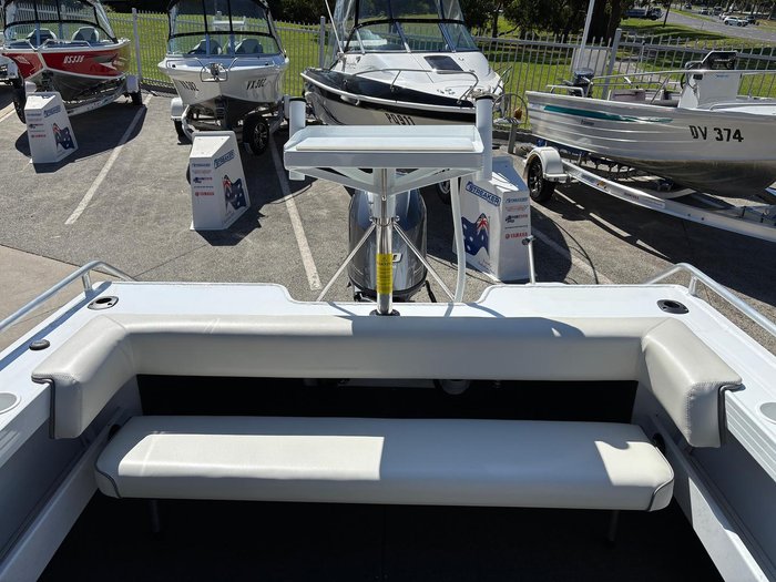 2025 QUINTREX 481 Fishabout Pro