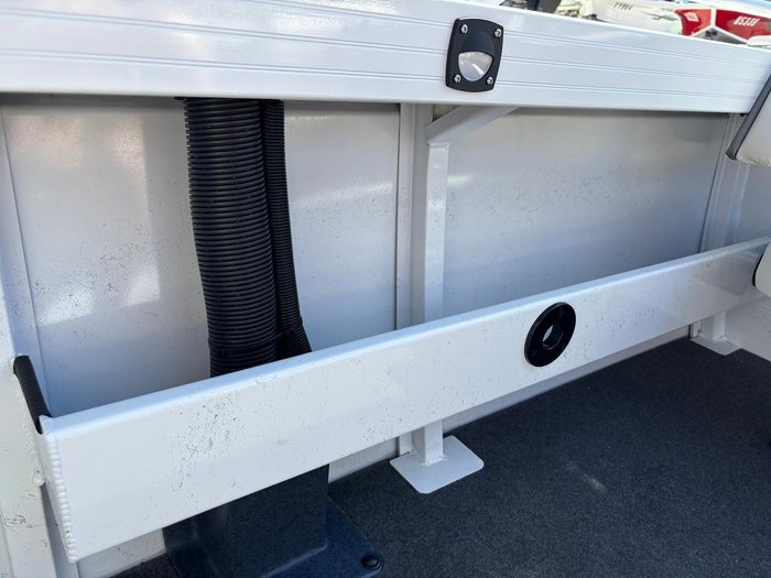 2025 QUINTREX 481 Fishabout Pro