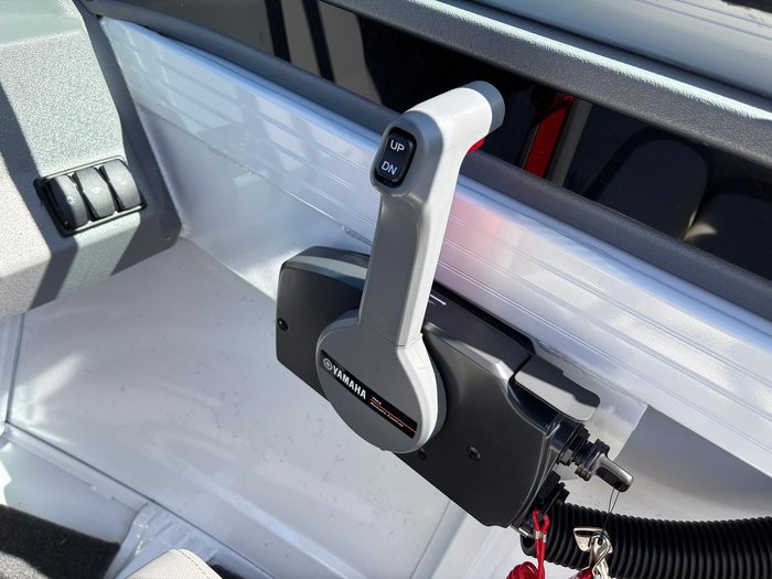 2025 QUINTREX 481 Fishabout Pro