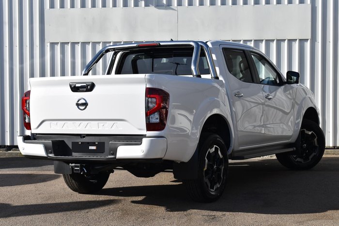 2024 Nissan Navara ST-X