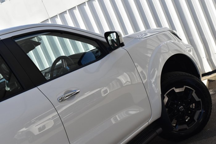 2024 Nissan Navara ST-X