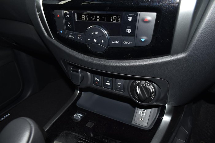 2024 Nissan Navara ST-X