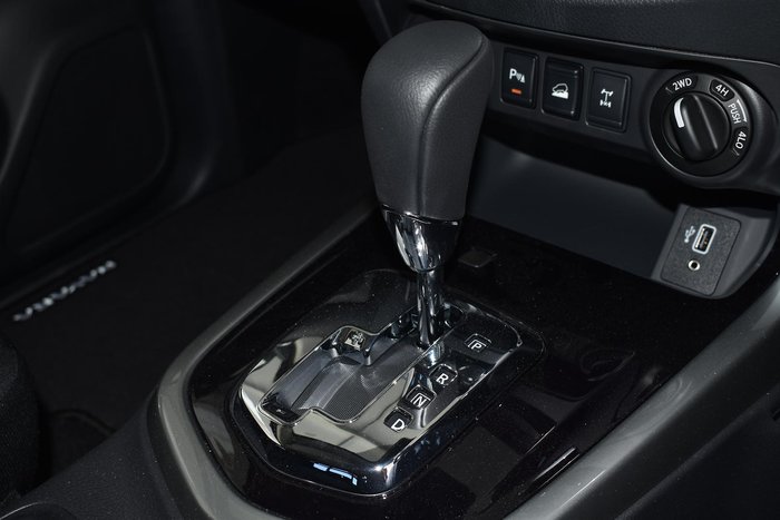 2024 Nissan Navara ST-X D23 MY24 4X4 Dual Range Brilliant Silver