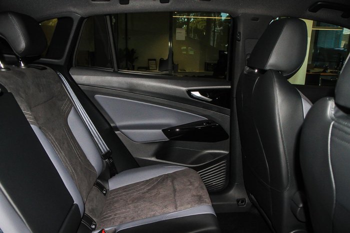 2025 Volkswagen ID.4 Pro