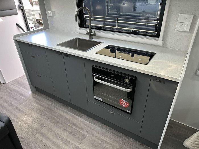 2025 Lotus Caravans Freelander Fr206kd 20'6